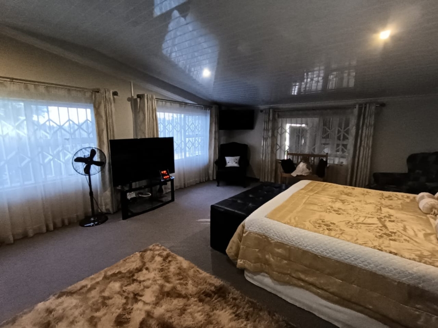 4 Bedroom Property for Sale in Mooinooi North West